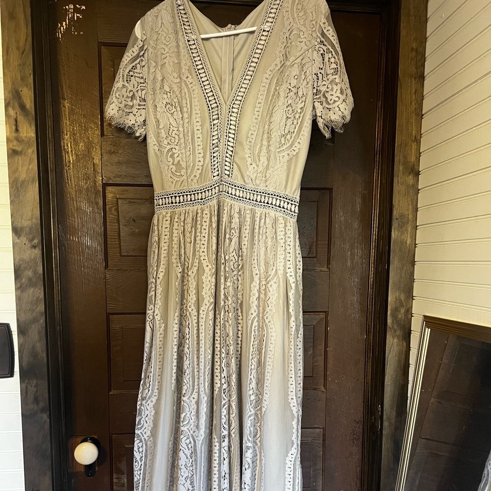 Elegant Lace V-Neck Dress
